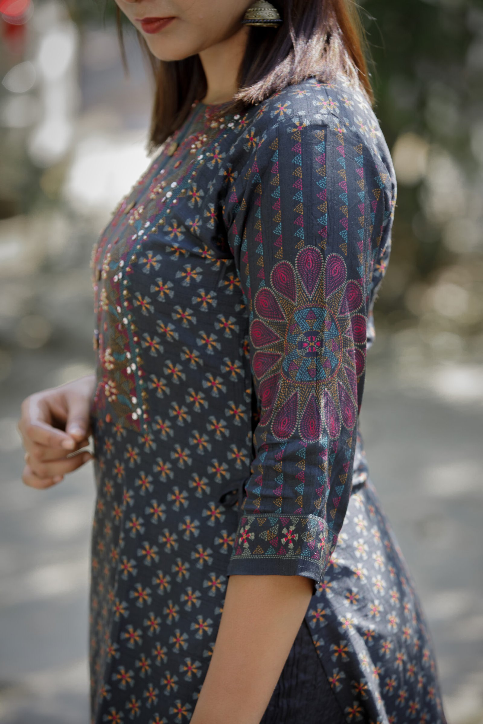 Peacock Black - Image 5