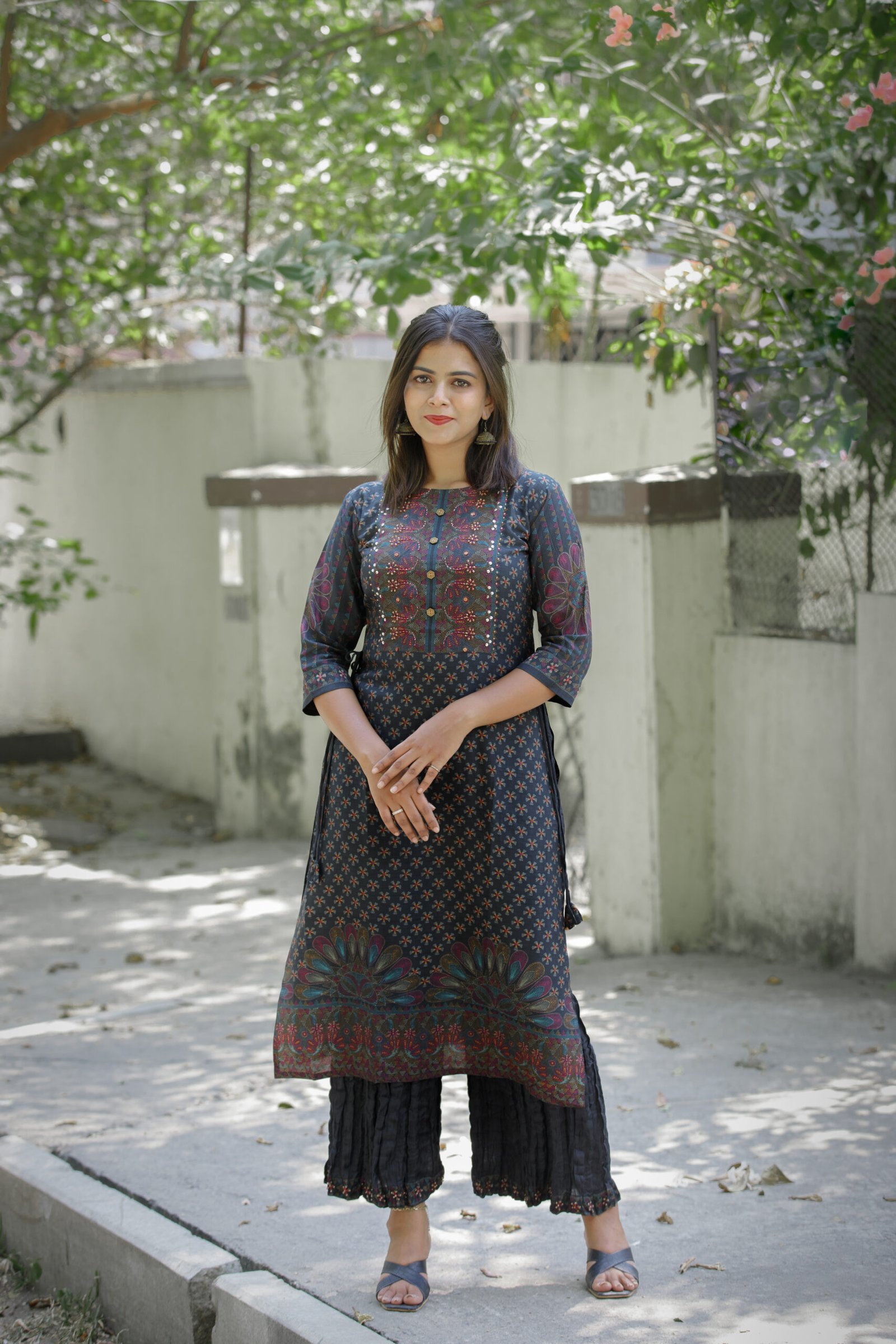 Peacock Black - Image 4