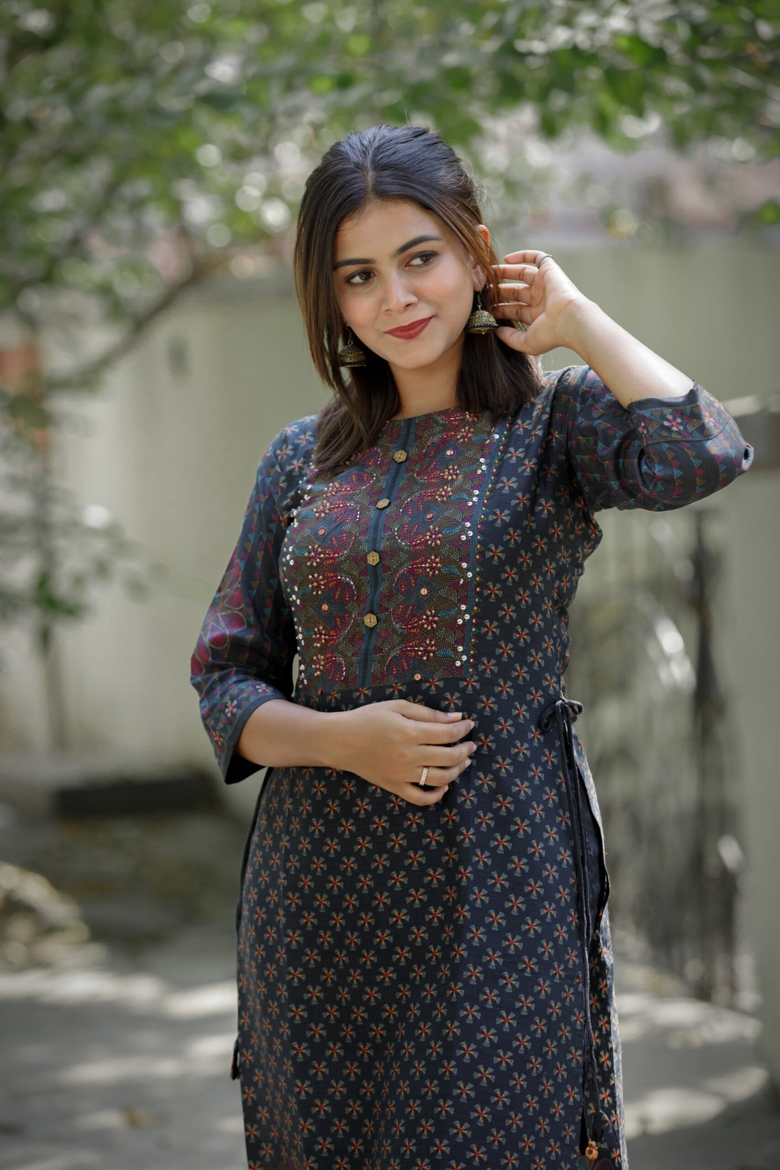 Peacock Black - Image 2